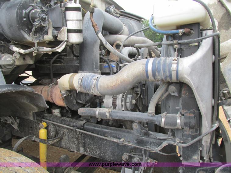 image for item K5096 1999 Sterling A9500 semi truck