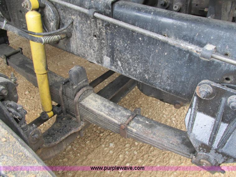 image for item K5096 1999 Sterling A9500 semi truck