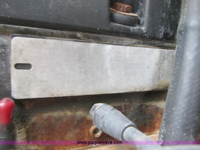 image for item K5096 1999 Sterling A9500 semi truck