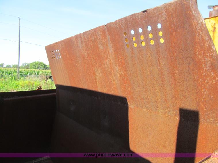 image for item K6259 1970 Caterpillar 627 conventional scraper