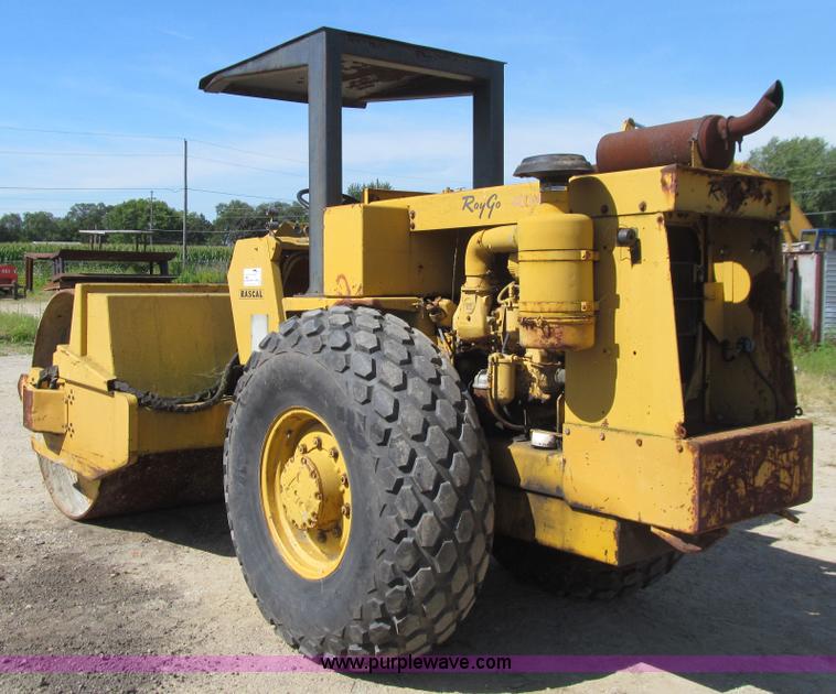 image for item K6261 Raygo Rascal 400A vibratory roller