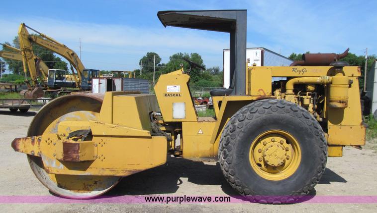 image for item K6261 Raygo Rascal 400A vibratory roller