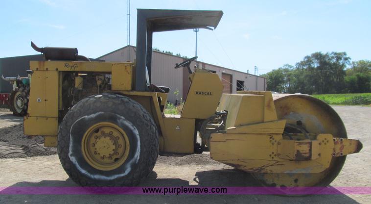 image for item K6261 Raygo Rascal 400A vibratory roller