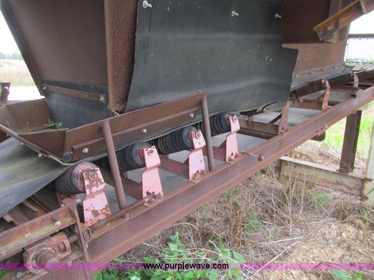 image for item K6306 Pioneer 1948 three deck vibratory screen