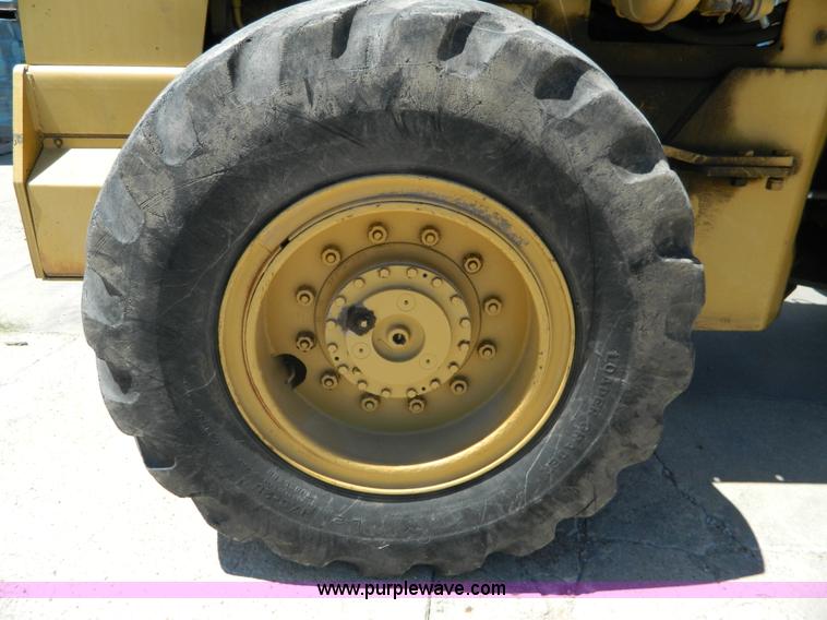 image for item K8172 1966 Allis Chalmers 545 wheel loader