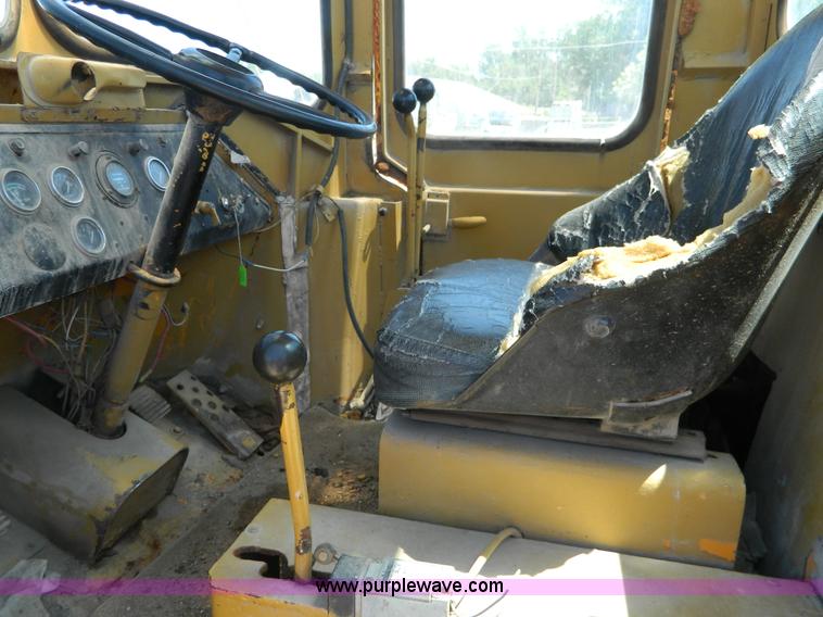 image for item K8172 1966 Allis Chalmers 545 wheel loader