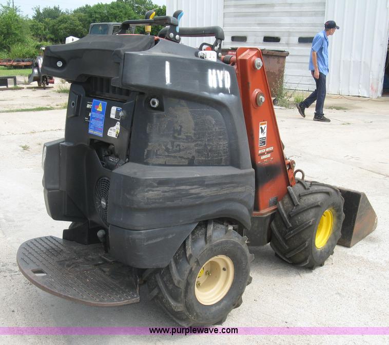 image for item K8744 2008 Ditch Witch Zahn R300 compact utility loader