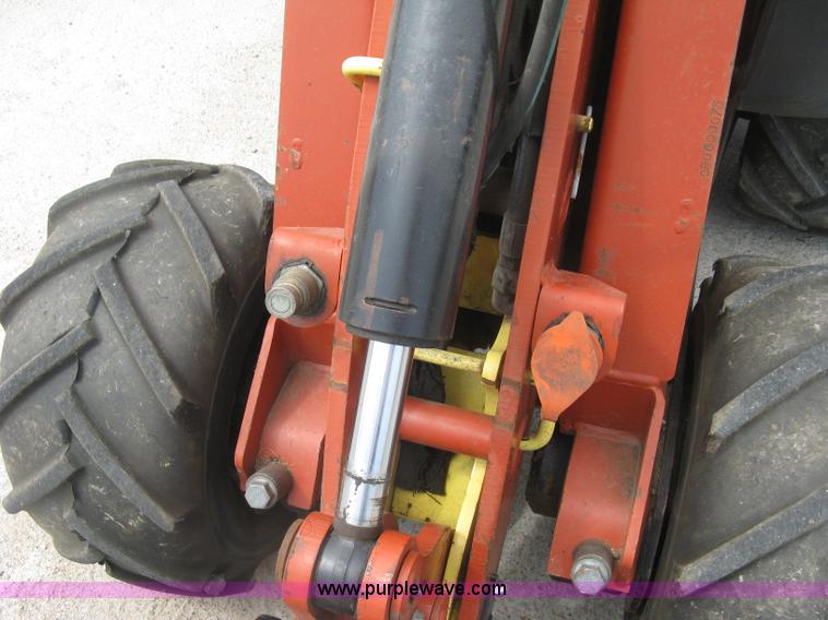 image for item K8744 2008 Ditch Witch Zahn R300 compact utility loader