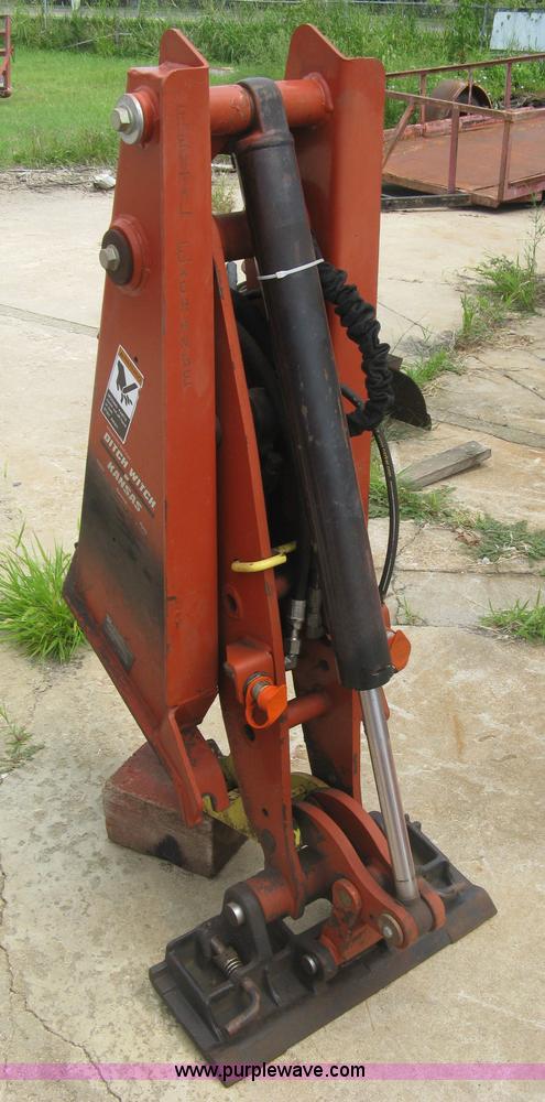 image for item K8744 2008 Ditch Witch Zahn R300 compact utility loader