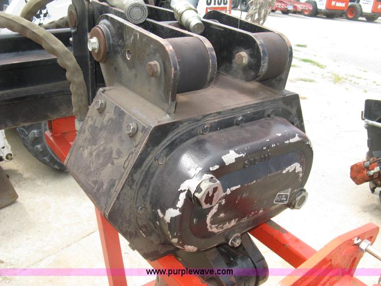 image for item K8744 2008 Ditch Witch Zahn R300 compact utility loader