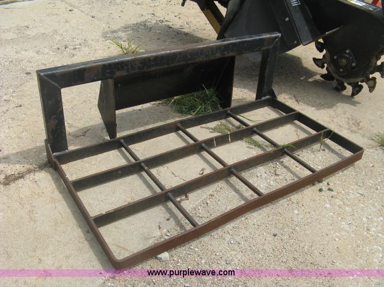 image for item K8744 2008 Ditch Witch Zahn R300 compact utility loader