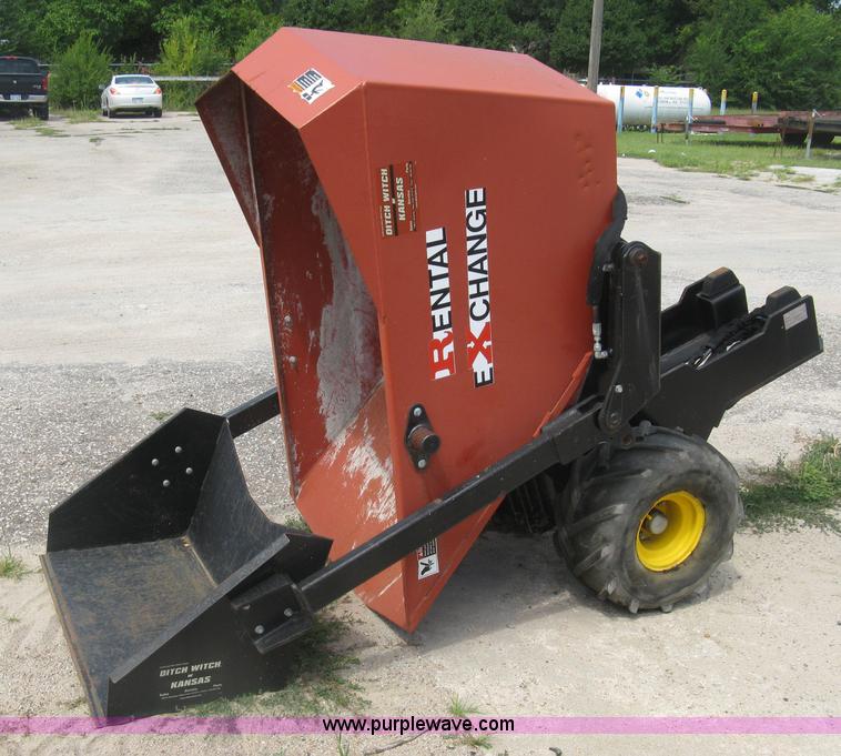 image for item K8744 2008 Ditch Witch Zahn R300 compact utility loader
