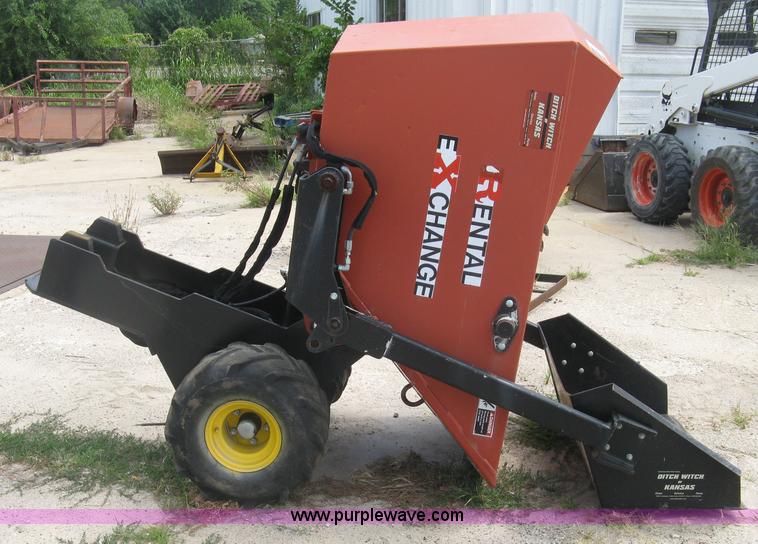 image for item K8744 2008 Ditch Witch Zahn R300 compact utility loader