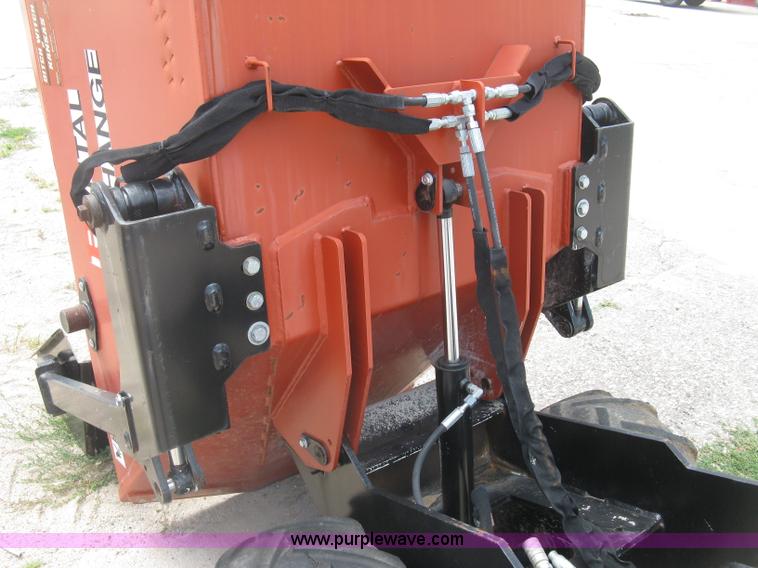 image for item K8744 2008 Ditch Witch Zahn R300 compact utility loader