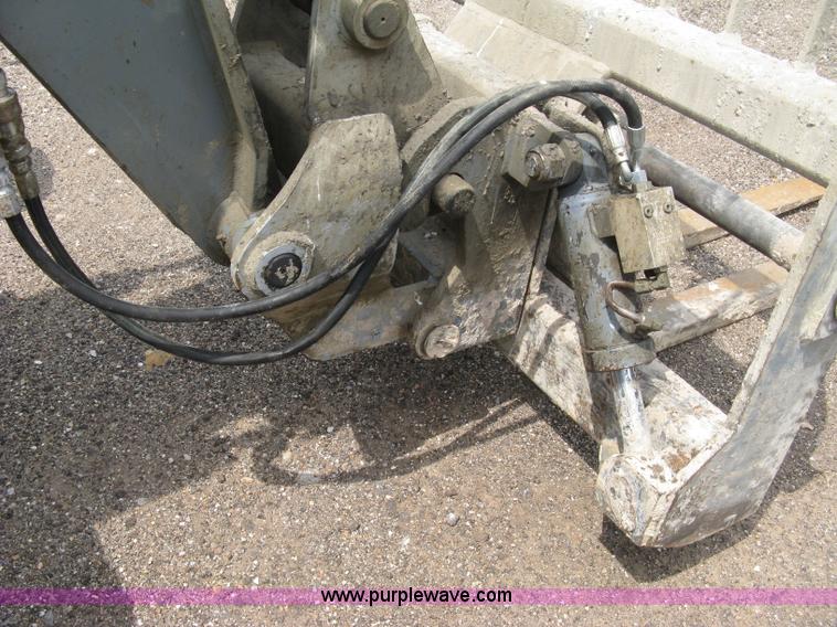 image for item K8746 2004 Terex TH842C telehandler