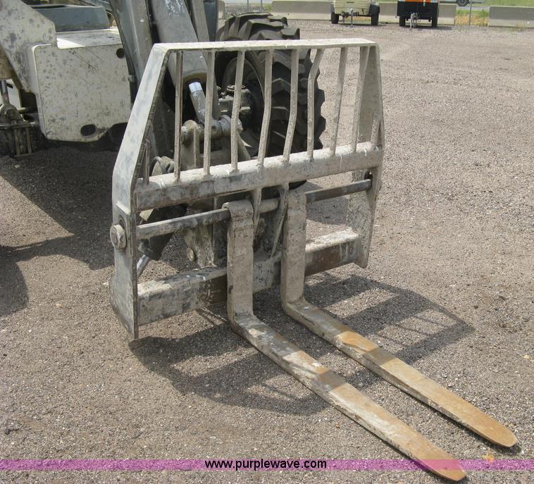 image for item K8746 2004 Terex TH842C telehandler