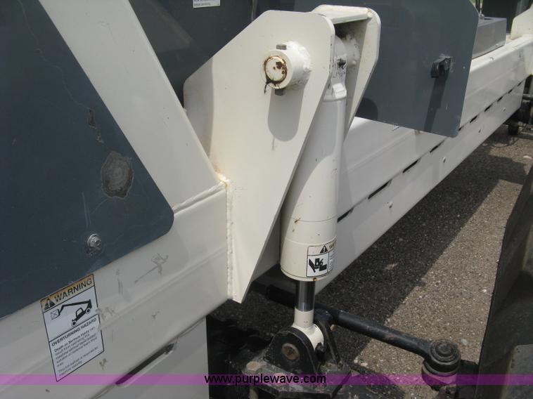 image for item K8746 2004 Terex TH842C telehandler