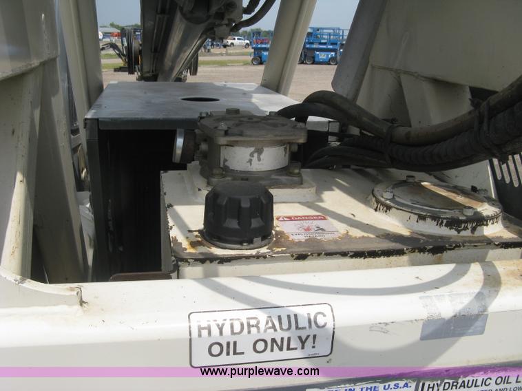 image for item K8746 2004 Terex TH842C telehandler