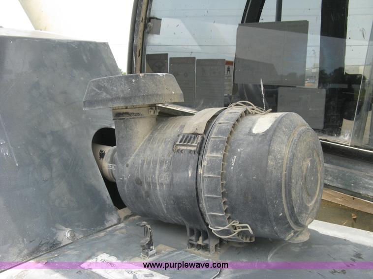 image for item K8746 2004 Terex TH842C telehandler