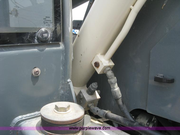 image for item K8746 2004 Terex TH842C telehandler