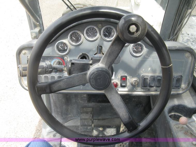 image for item K8746 2004 Terex TH842C telehandler