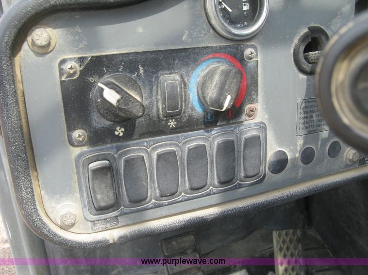 image for item K8746 2004 Terex TH842C telehandler