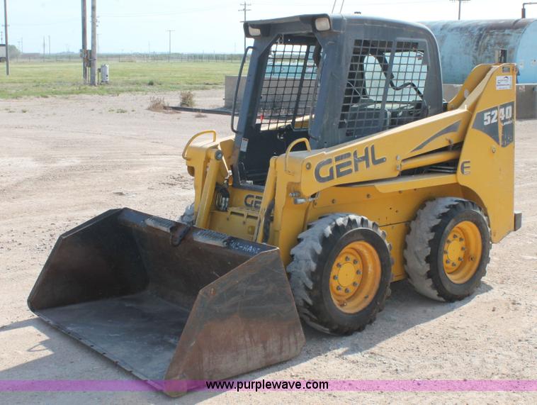 image for item L4392 2008 Gehl 5240 skid steer