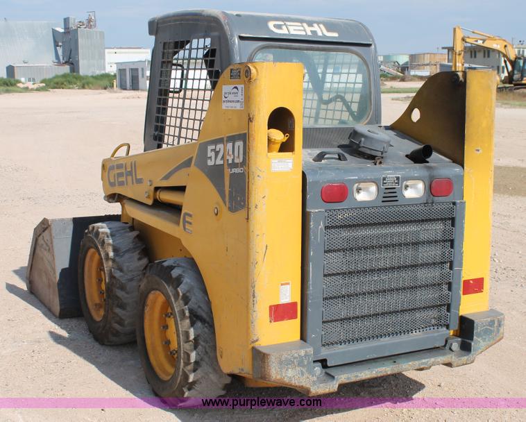 image for item L4392 2008 Gehl 5240 skid steer