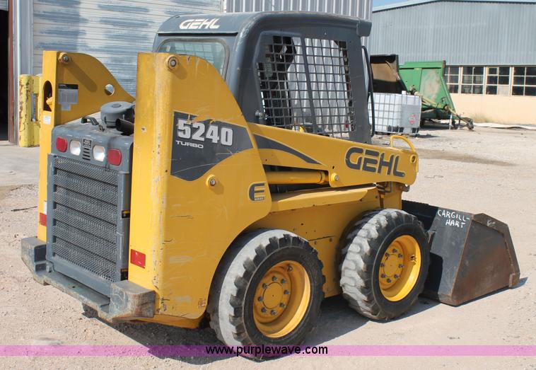 image for item L4392 2008 Gehl 5240 skid steer