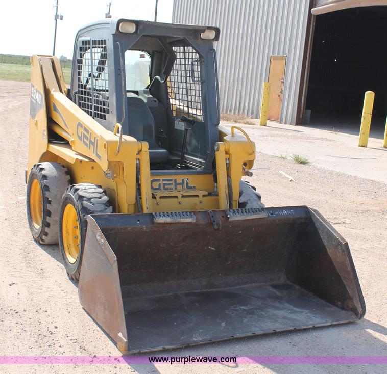 image for item L4392 2008 Gehl 5240 skid steer