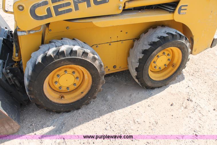 image for item L4392 2008 Gehl 5240 skid steer