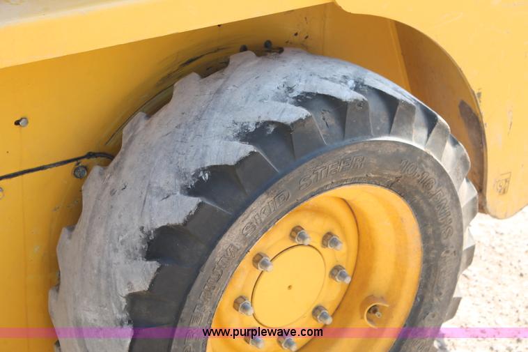 image for item L4392 2008 Gehl 5240 skid steer