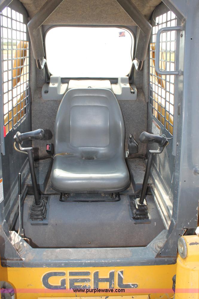 image for item L4392 2008 Gehl 5240 skid steer