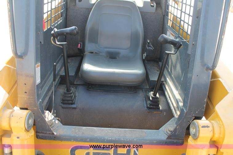 image for item L4392 2008 Gehl 5240 skid steer