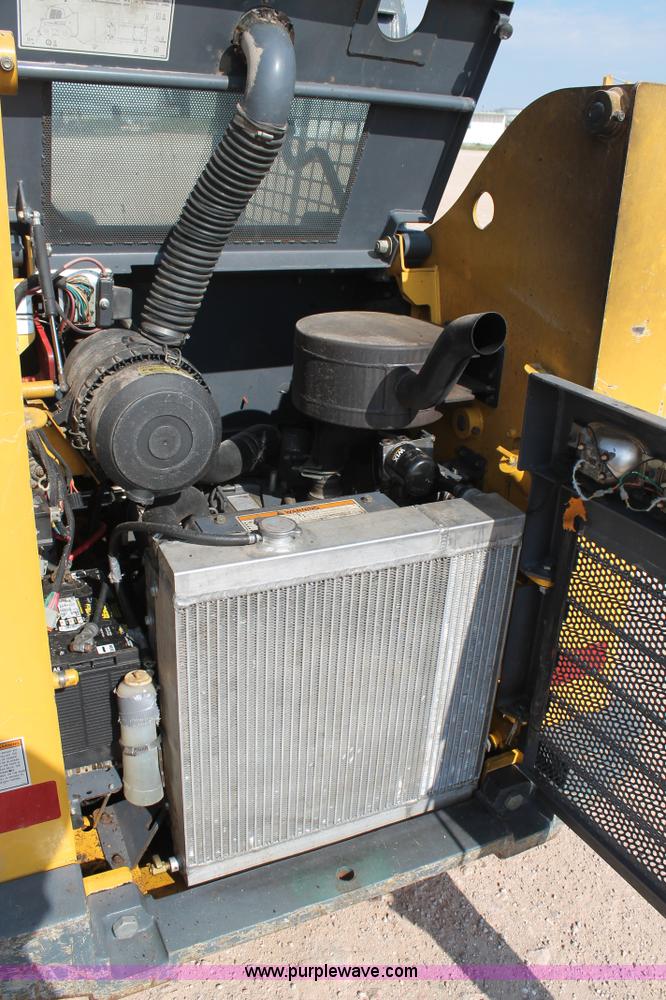 image for item L4392 2008 Gehl 5240 skid steer