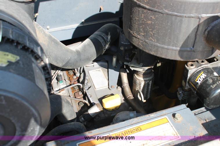 image for item L4392 2008 Gehl 5240 skid steer