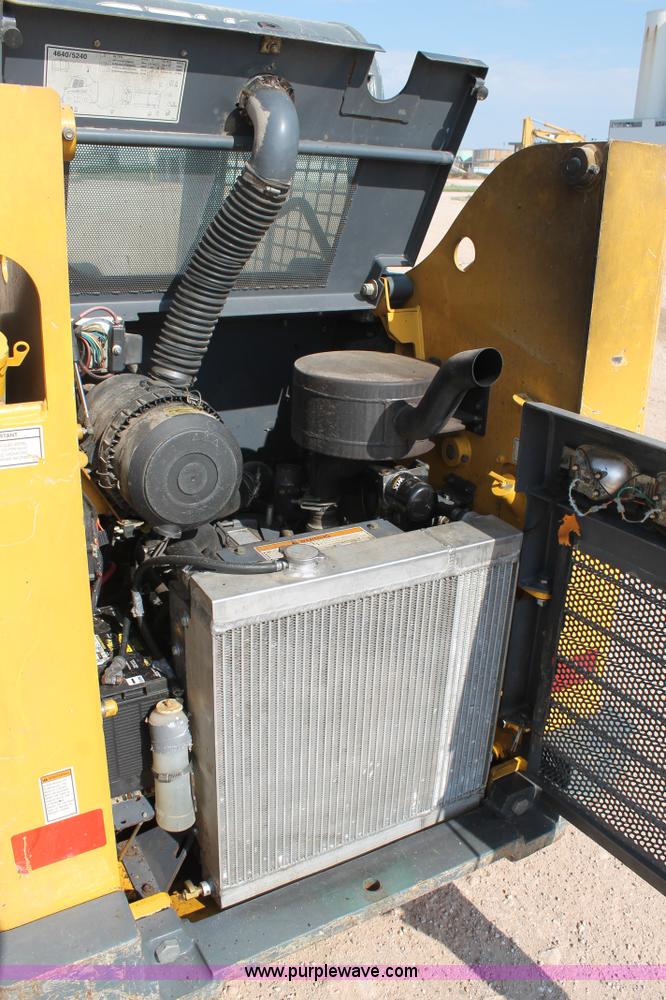 image for item L4392 2008 Gehl 5240 skid steer