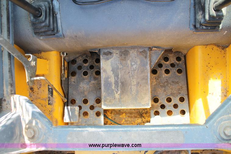 image for item L4392 2008 Gehl 5240 skid steer