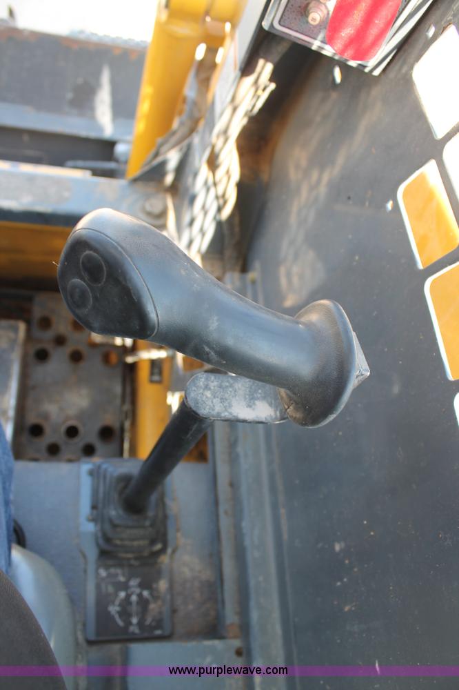 image for item L4392 2008 Gehl 5240 skid steer