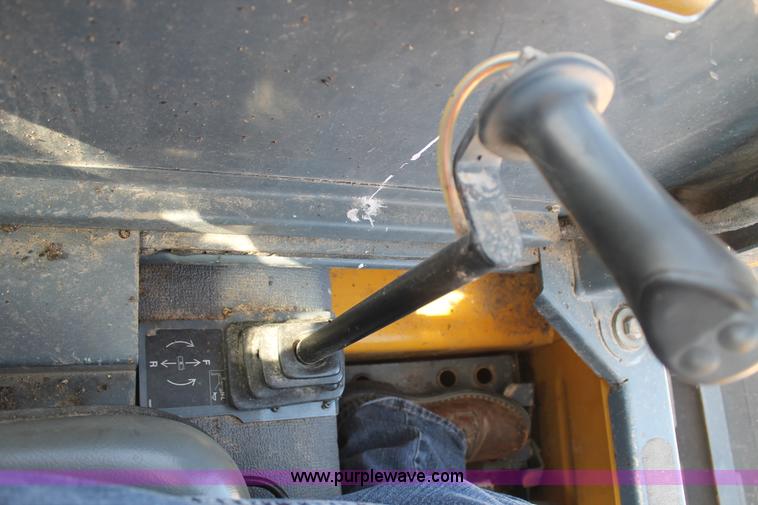 image for item L4392 2008 Gehl 5240 skid steer