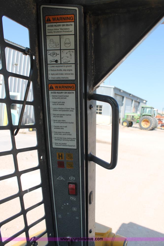 image for item L4392 2008 Gehl 5240 skid steer