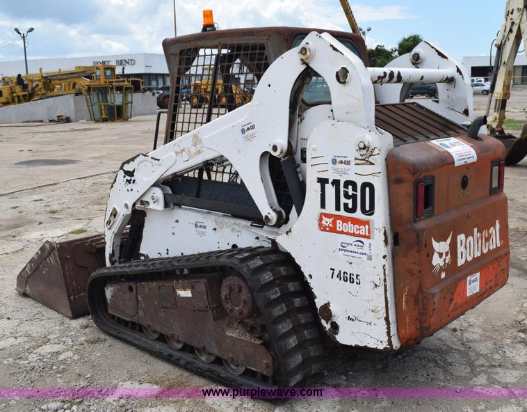 image for item L5785 2007 Bobcat T190 skid steer