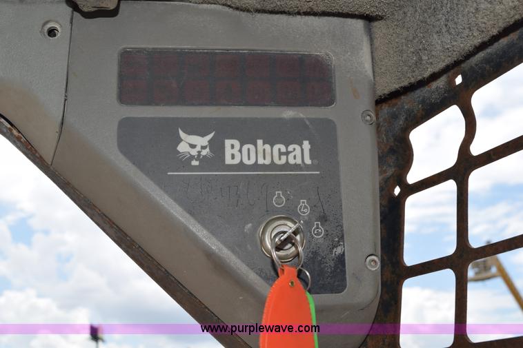image for item L5785 2007 Bobcat T190 skid steer