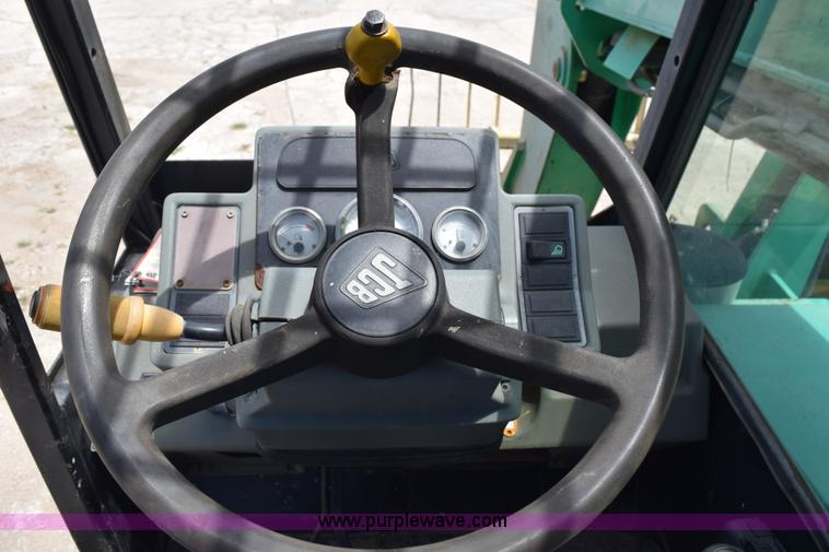 image for item L5788 2007 JCB 506C telehandler