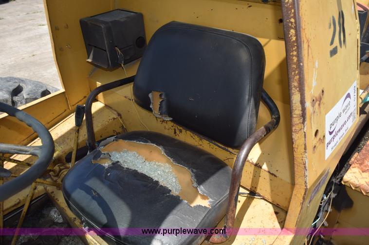 image for item L5789 1982 Galion 150A hydraulic crane