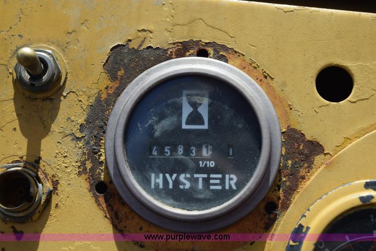 image for item L5789 1982 Galion 150A hydraulic crane