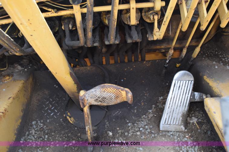 image for item L5789 1982 Galion 150A hydraulic crane