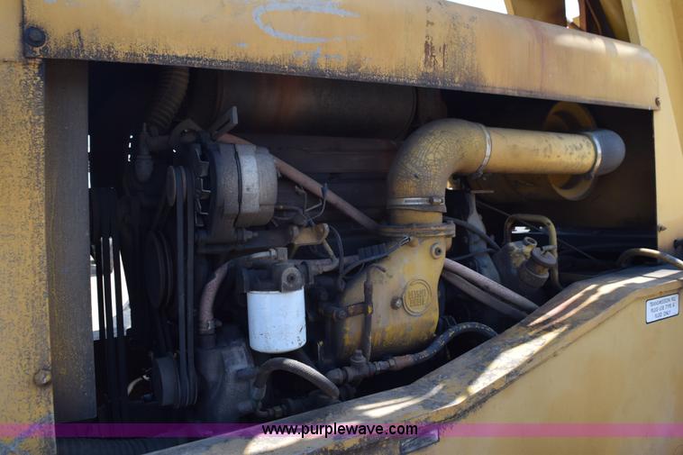 image for item L5789 1982 Galion 150A hydraulic crane