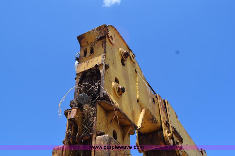 image for item L5789 1982 Galion 150A hydraulic crane