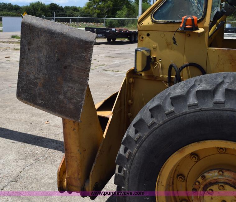 image for item L5789 1982 Galion 150A hydraulic crane